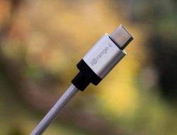 Apple Pertimbangkan USB Type-C untuk iPhone