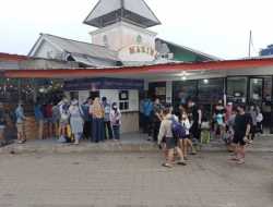 Banyak Wisatawan Manfaatkan Libur Lebaran ke Pulau Seribu