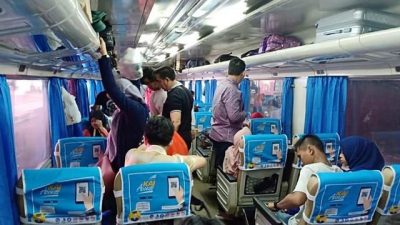 Penumpang Kereta Api Tak Wajib Lagi Tunjukkan Surat Negatif Covid-19