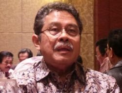 Almarhum Fahmi Idris Dimakamkan Satu Liang Lahat Bersama Istri Pertamanya
