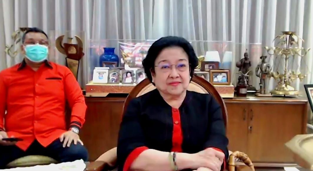 Megawati Ingatkan Kader untuk Tidak Lengah dengan Hasil Survei