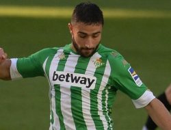 Newcastle Tertarik Boyong Nabil Fekir dari Betis