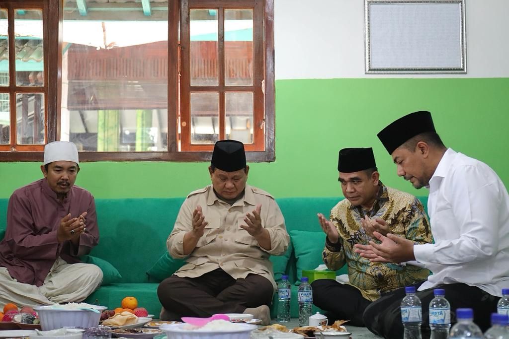Prabowo Sapa Bupati Jember