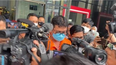Jadi Tersangka Kasus Suap Dana PEN, Adik Bupati Muna Ditahan KPK