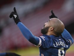 LIGA PRANCIS – Kembali Gabung ke Lyon, Lacazette Teken Kontrak hingga 2025