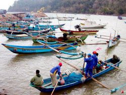 Nelayan di Pesisir Lebak Banten Kembali Melaut Setelah Cuaca Kembali Normal