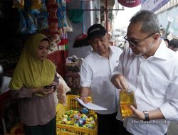 Blusukan Lagi ke Pasar, Mendag Zulhas: Migor Rp14.000/Liter Ada di 13.968 Warung Pangan dan Warung Gurih