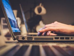 Selama Libur Nataru, Internet Dinilai Berperan Penting