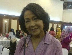 Rima Melati Bakal Dimakamkan Satu Liang Lahad dengan Ibunya di TPU Tanah Kusir