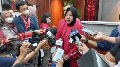 PILGUB JATIM 2024 — Hasil Survei di Bawah Khofifah, Risma: “Saya Nggak Mikir itu”