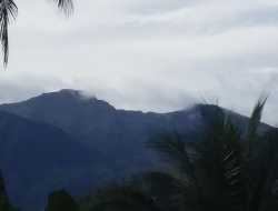 Masyarakat Diimbau Waspadai Bahaya Gunung Kelimutu