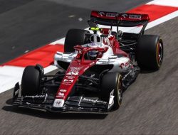 FORMULA 1 – Zhou Guanyu Alami Kecelakaan, GP Inggris Dihentikan Sementara