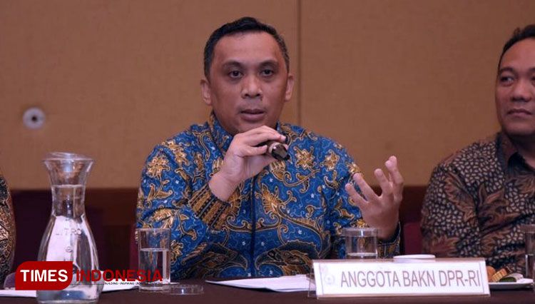 Kasus Dana Hilang, DPR Desak OJK Perkuat Pengawasan