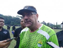 Saat Lawan Madura United, Robert Alberts Kecewa Persib Gagal Jaga Keunggulan