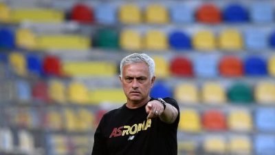 LIGA EUROPA — Dinilai Lecehkan Wasit, Mourinho Diskors Empat Pertandingan Eropa