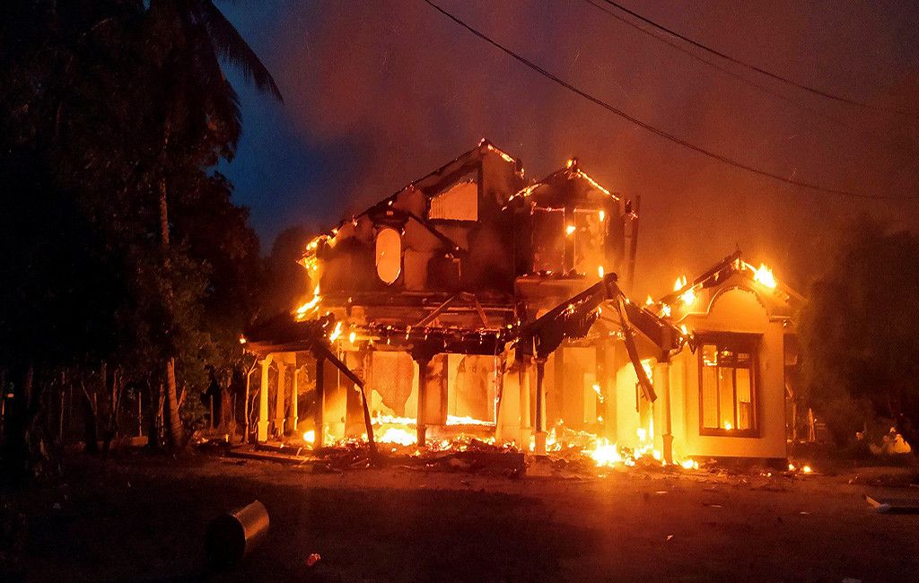 Protes Kian Membara, Demonstran Bakar Rumah PM Sri Lanka