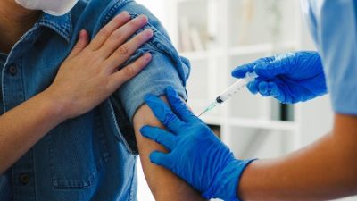 Kemenkes: Vaksinasi Booster Pertama Capai 37,81 Persen, Booster Kedua Baru 1,71 Persen