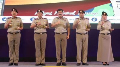 Junimart Soroti Atribut Baret dan Pangkat yang di Pakai Pegawai Kementerian ATR/BPN