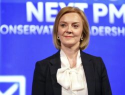 Dijagokan Jadi PM, Liz Truss Janji Bakal Deklarasikan China ‘Ancaman’ Inggris