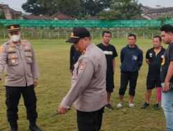 Pesepak Bola Saat Tanding Laga Persahabatan Tersambar Petir