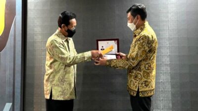 Sri Sultan Terima Uang Rupiah Baru Berseri Tanggal Kelahirannya