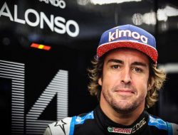 Alonso Merasa Tak Percaya Masih Bisa Berdiri di Podium GP Bahrain Formula 1
