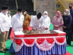 Jokowi Resmikan Masjid Akbar Moed’har Arifin di Gresik