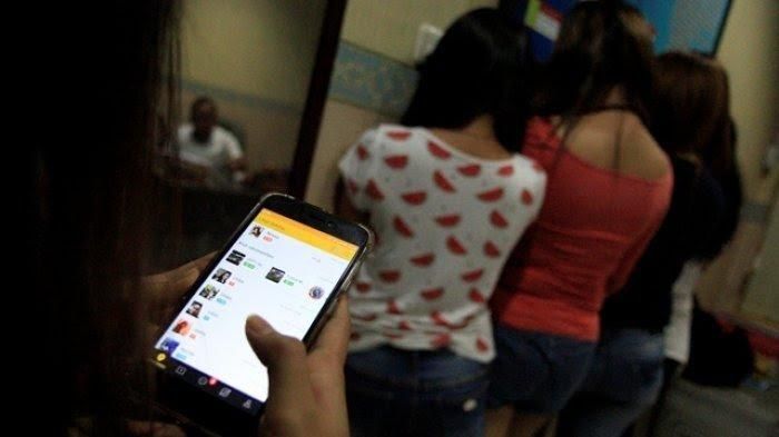 Layanan Prostitusi, Anak Perempuan, Prostitusi Daring