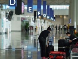 Ratusan Staf Bandara Heatrow Sudah Empat Hari Mogok Karena Tolak Kerja Lembur
