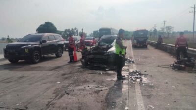 Anak Jamintel Kejagung Dikabarkan Meninggal saat Kecelakaan Beruntun di Tol Pejagan-Pemalang