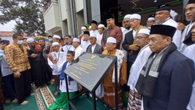 Anies Baswedan dan Rhoma Irama Resmikan Masjid Al Mutmainnah di Jagakarsa