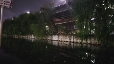 Mobilnya Ditabrak, Seorang Pria Terjun Bebas dari Jalan Layang Tol Dalam Kota Grogol