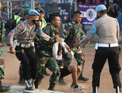 LIGA 1 INDONESIA – Polisi Amankan 50 Suporter Saat Persik Kediri Vs Arema FC