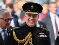 Pangeran Andrew Dilarang Kenakan Seragam Militer di Pemakaman Ratu Elizabeth II