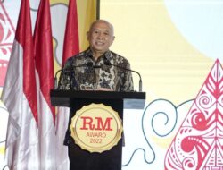 RAKYAT MERDEKA AWARD 2022 – Teten Masduki Raih Penghargaan Tokoh Pemulihan dan Digitalisasi UMKM