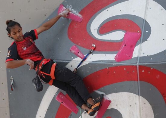 PANJAT TEBING - Enam Wakil Indonesia ke Semifinal IFSC Climbing World Cup