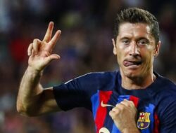Menang Mudah atas Elche, Barcelona Pimpin Klasemen Liga Spanyol