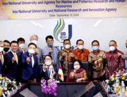 Berfoto dengan Mahasiswi Indonesia di Jeju, Megawati: Saranghaeyo