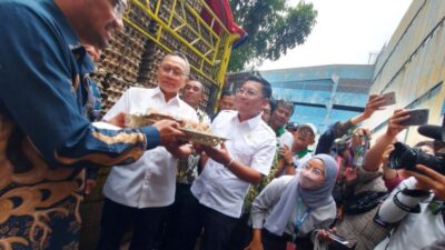 Mendag dan NFA Gelar Operasi Pasar Telur Ayam di Pasar Minggu