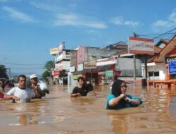 Status Tanggap Darurat Banjir, Puting Beliung dan Tanah Longsor di Sintang Diperpanjang