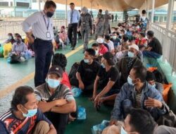 Sebanyak 300 PMI Kelompok Rentan Dipulangkan Kemlu dari Johor Bahru