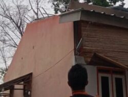 Korban Angin Puting Beliung di OKU Masih di Tempat Pengungsian