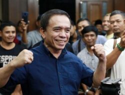 BEBAS BERSYARAT – Divonis 7 Tahun Penjara, Eks Gubernur Aceh Ini hanya Jalani Hukuman 2 Tahun