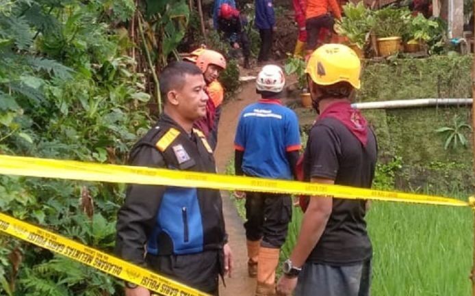 Longsor di Kampung Cibunar 2 Lepa