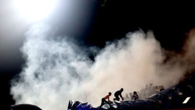 Warga Malang Tuntut Keadilan atas Tragedi Kanjuruhan dengan Menggunakan Sepeda ke Stadion GBT