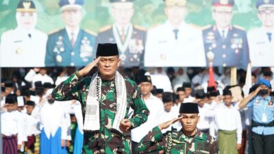Hari Santri Nasional, Danrem 162/WB Dampingi Pangdam IX/Udayana Upacara Di Kota Bima