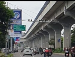 Waspadai Ranjau Paku di Jakut, Camat Sisiri Jalan