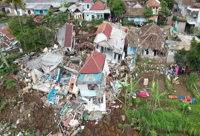 Mengidentifikasi Jenazah Korban Gempa