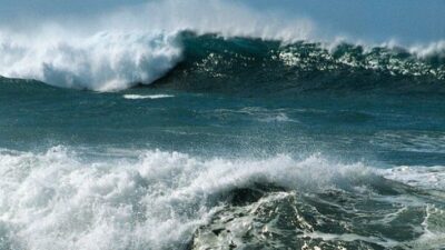 Denpasar, Gelombang Tinggi, Laut Natuna