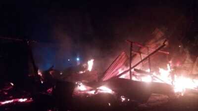 Rumah Ditinggal Penghuni di Molangga Gorontalo Ludes Terbakar